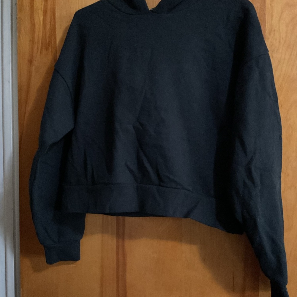 Forever 21 Classic Women's Black Hoodie Cropped Sweatshirt